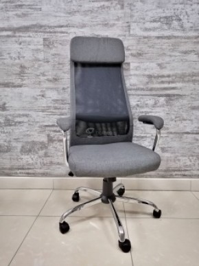 Кресло Barneo K-115 для персонала (серая ткань, черная сетка) в Тюмени - tumen.ok-mebel.com | фото
