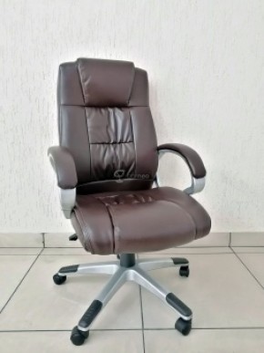 Кресло Barneo K-6 для руководителя (коричневая экокожа) в Тюмени - tumen.ok-mebel.com | фото